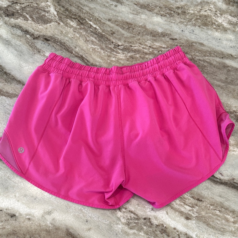 Lululemon Hotty Hot low rise short 4” - Picture 4 of 5
